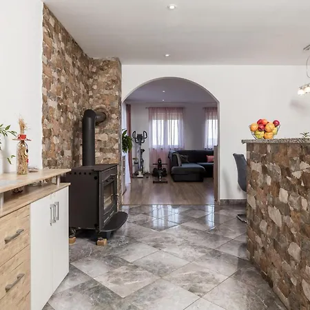 3 Bedroom In Veprinac