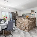 Apartmán 3 Bedroom In Veprinac