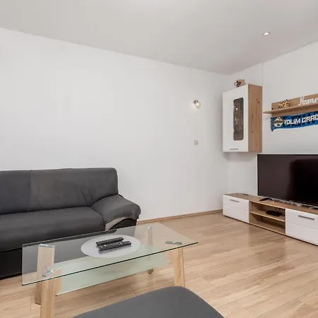 Apartman Gorgeous In With Kitchen Veprinac